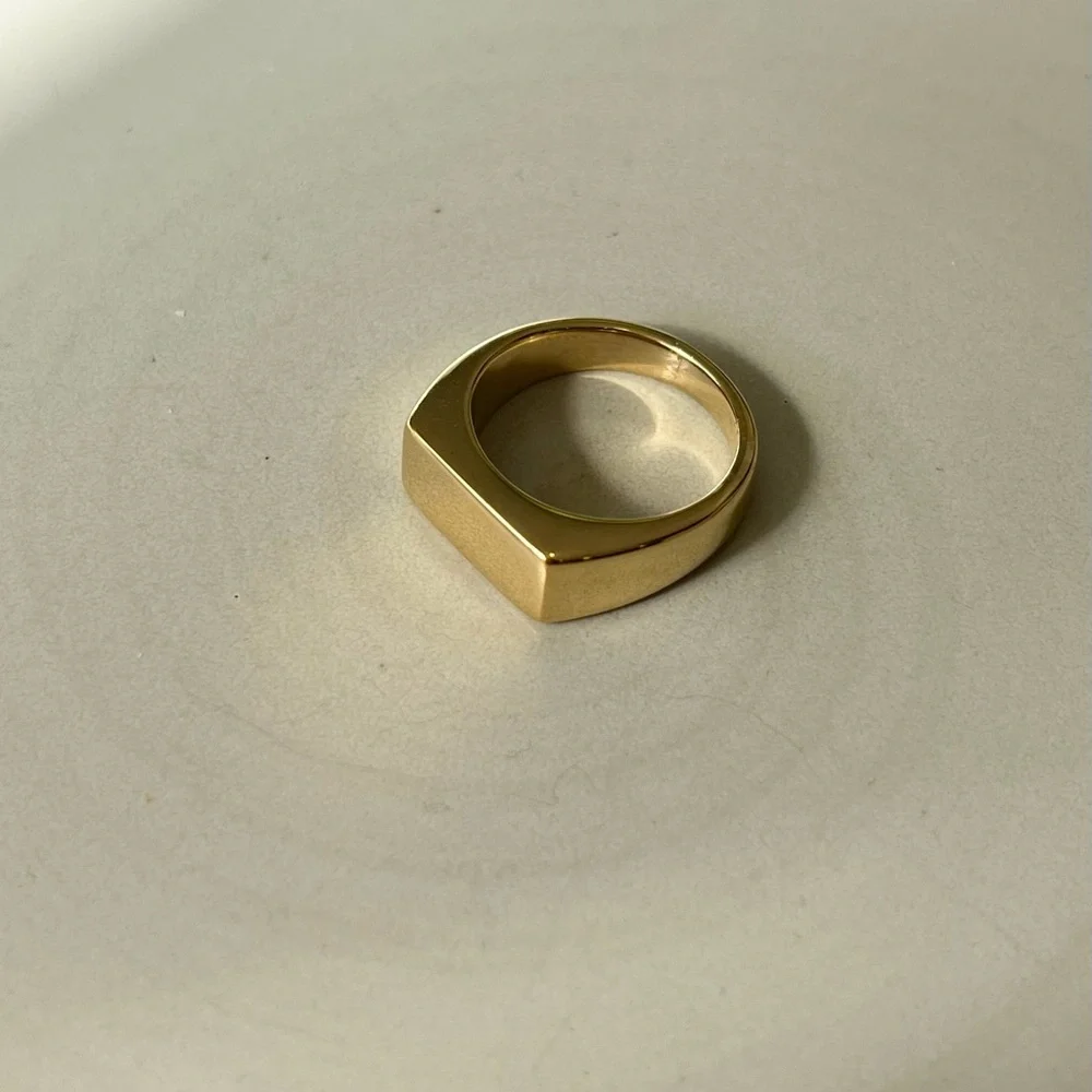 18k gold over Stainless steel
Ring - Picture 3 of 4